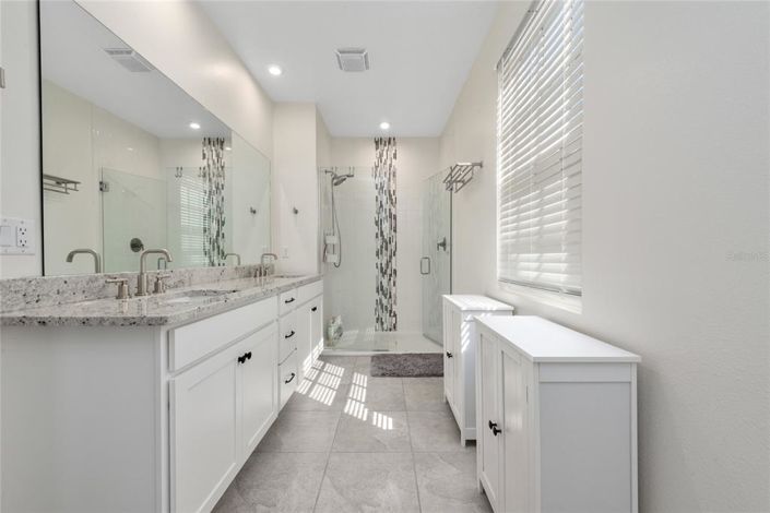 Image No.19-3 Bed Townhouse for sale