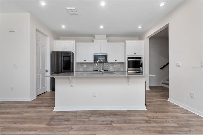 Image No.8-3 Bed Townhouse for sale