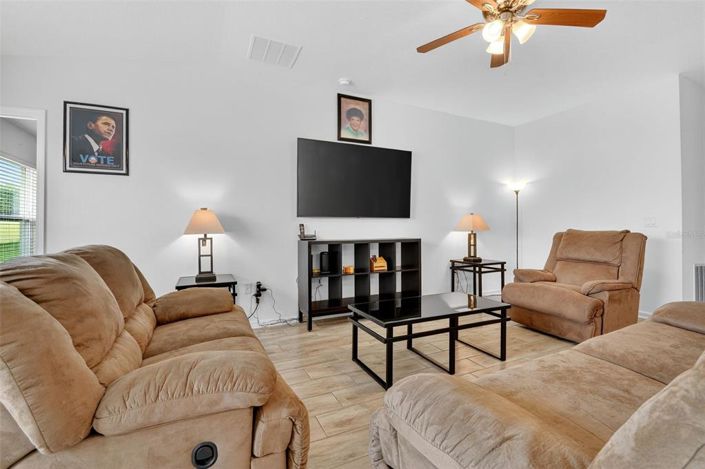 Image No.19-4 Bed Property for sale