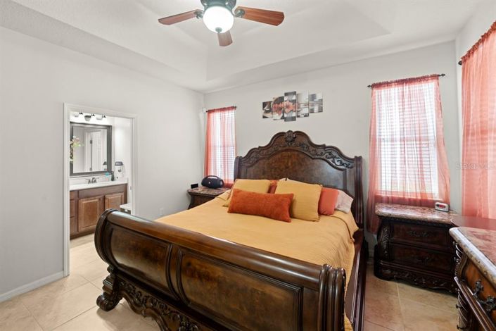 Image No.10-3 Bed Property for sale