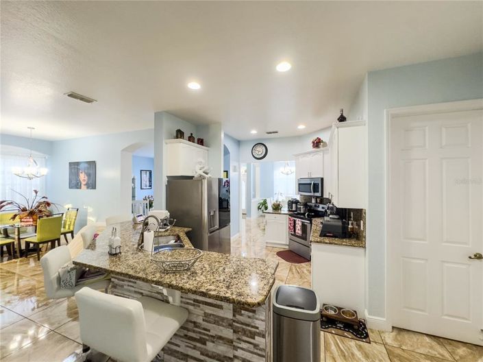 Image No.17-4 Bed Property for sale