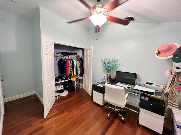 Image No.27-4 Bed Property for sale