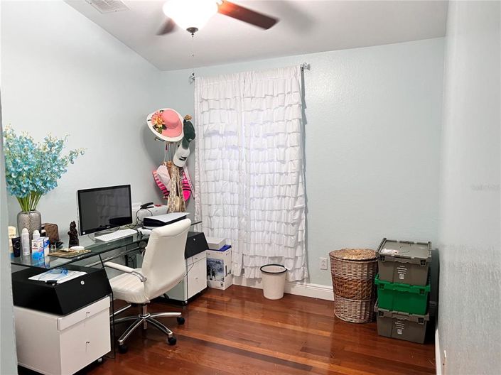 Image No.28-4 Bed Property for sale