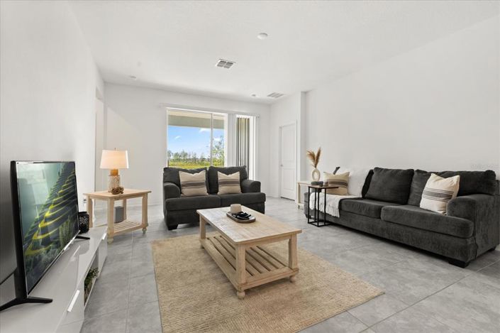 Image No.10-3 Bed Property for sale