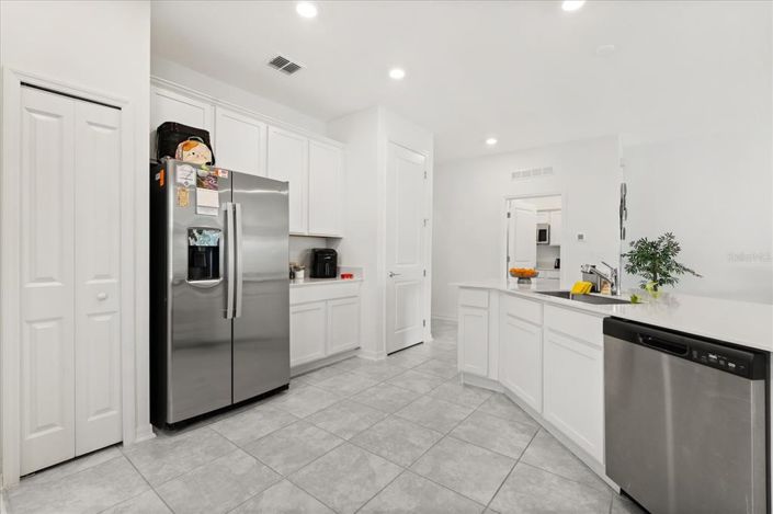 Image No.14-3 Bed Property for sale