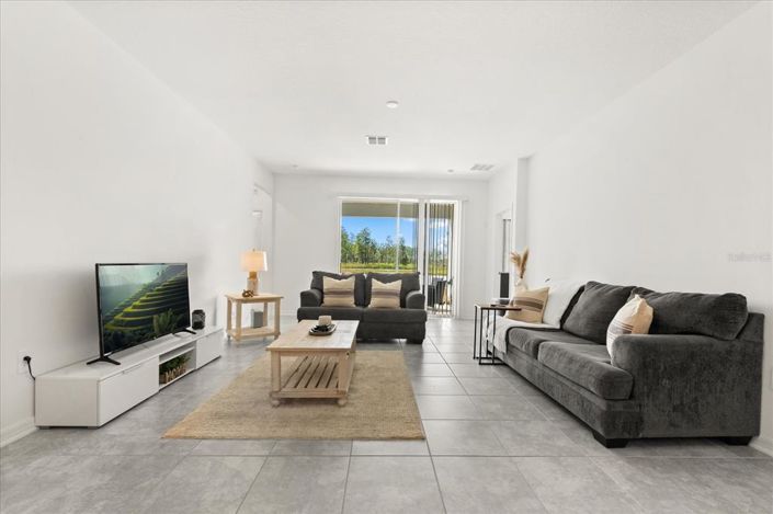 Image No.5-3 Bed Property for sale