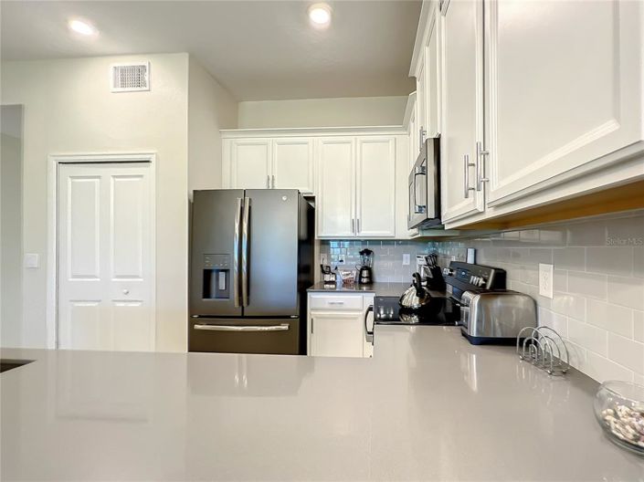 Image No.10-2 Bed Property for sale