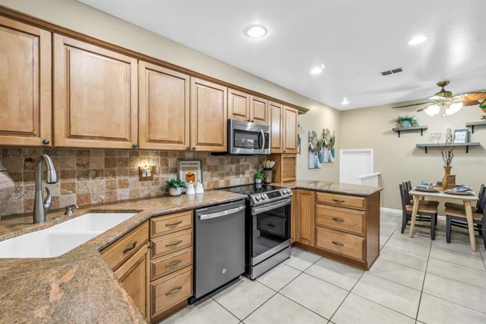 Image No.11-3 Bed Townhouse for sale