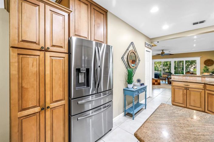 Image No.13-3 Bed Townhouse for sale