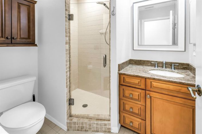 Image No.28-3 Bed Townhouse for sale