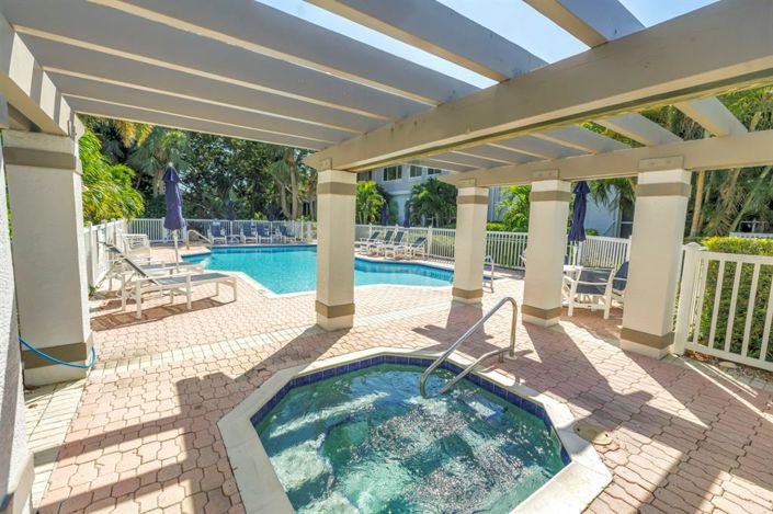 Image No.30-3 Bed Townhouse for sale