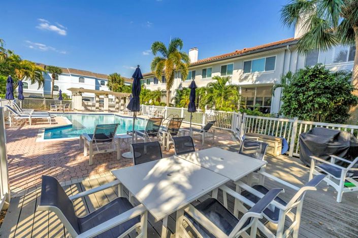 Image No.31-3 Bed Townhouse for sale