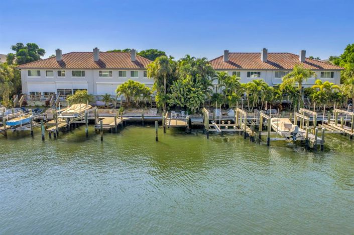 Image No.41-3 Bed Townhouse for sale