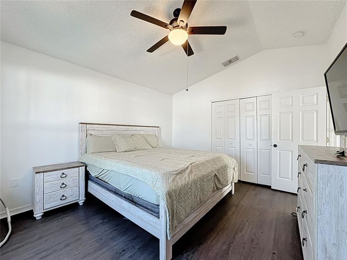 Image No.17-3 Bed Property for sale