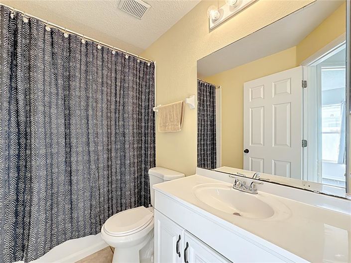 Image No.18-3 Bed Property for sale