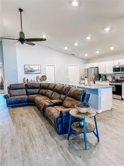 Image No.13-3 Bed Property for sale