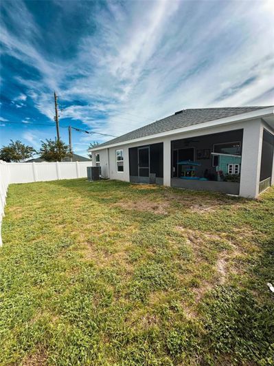 Image No.19-3 Bed Property for sale