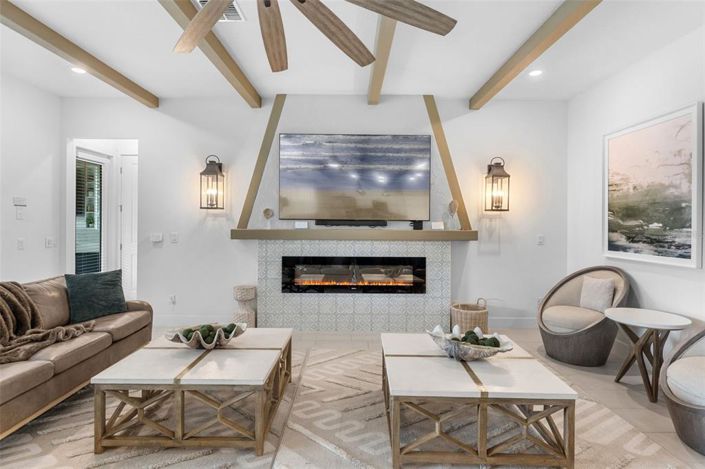 Image No.12-9 Bed Property for sale