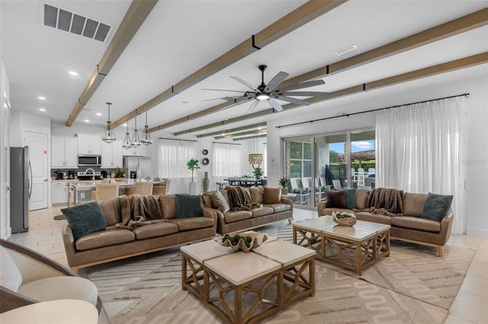 Image No.14-9 Bed Property for sale