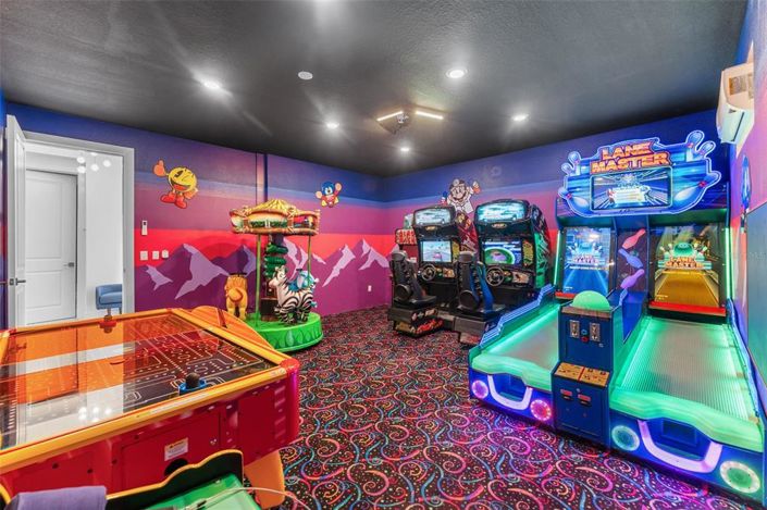 Image No.22-9 Bed Property for sale