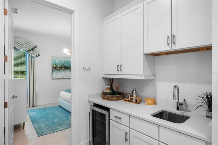 Image No.27-9 Bed Property for sale