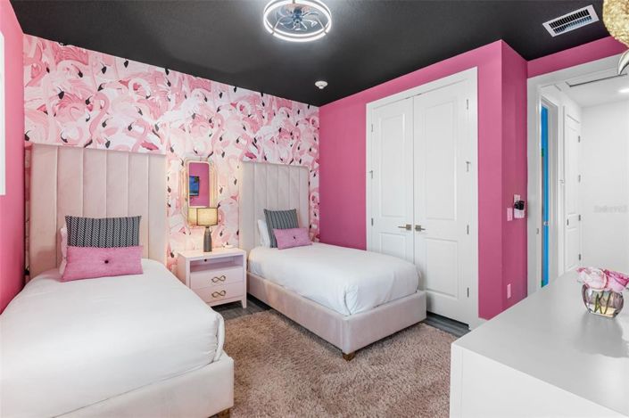 Image No.54-9 Bed Property for sale