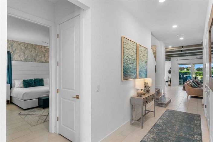 Image No.6-9 Bed Property for sale