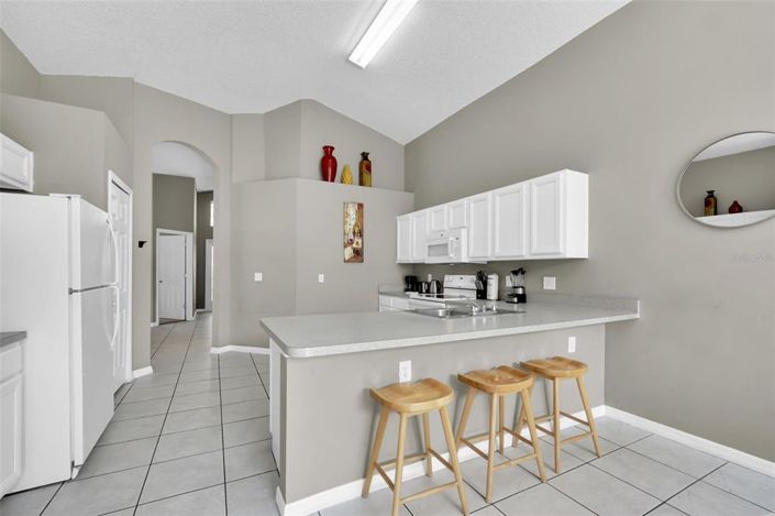 Image No.10-5 Bed Property for sale