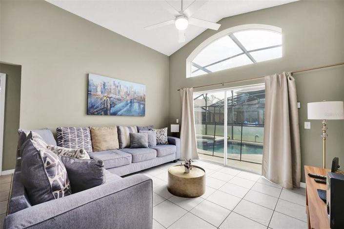 Image No.11-5 Bed Property for sale