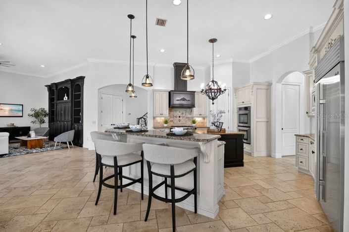 Image No.10-5 Bed Property for sale