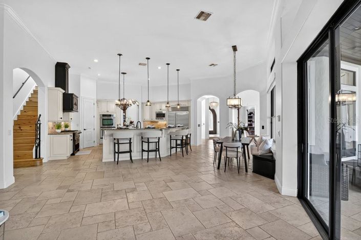 Image No.14-5 Bed Property for sale