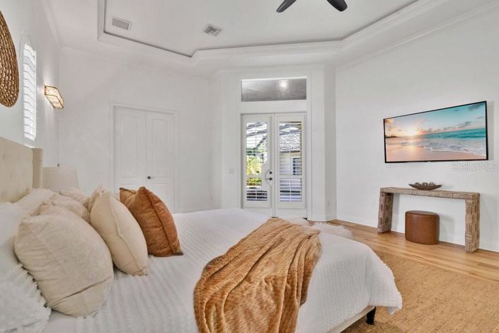 Image No.19-5 Bed Property for sale