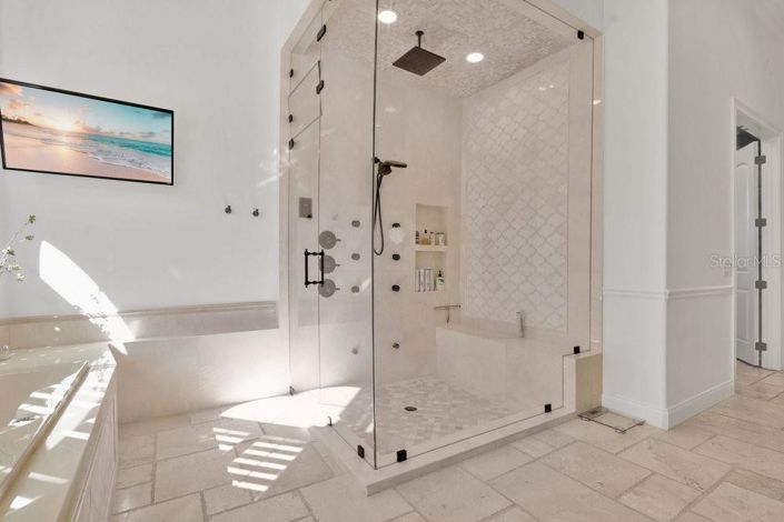 Image No.21-5 Bed Property for sale