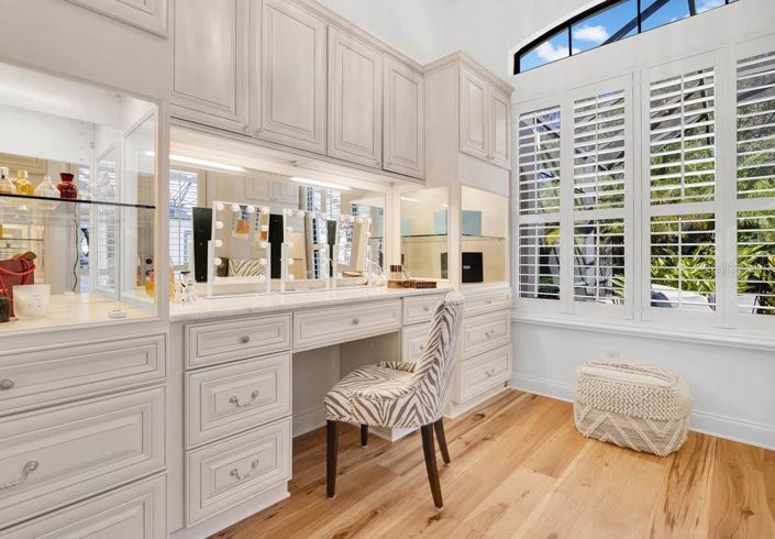 Image No.23-5 Bed Property for sale