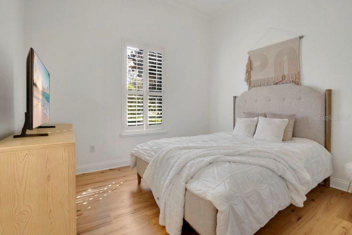 Image No.26-5 Bed Property for sale