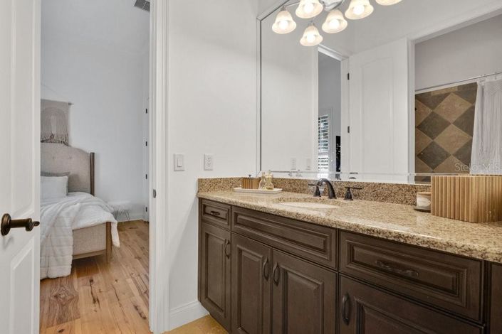 Image No.27-5 Bed Property for sale