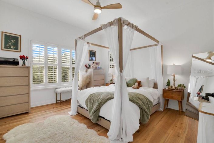 Image No.37-5 Bed Property for sale