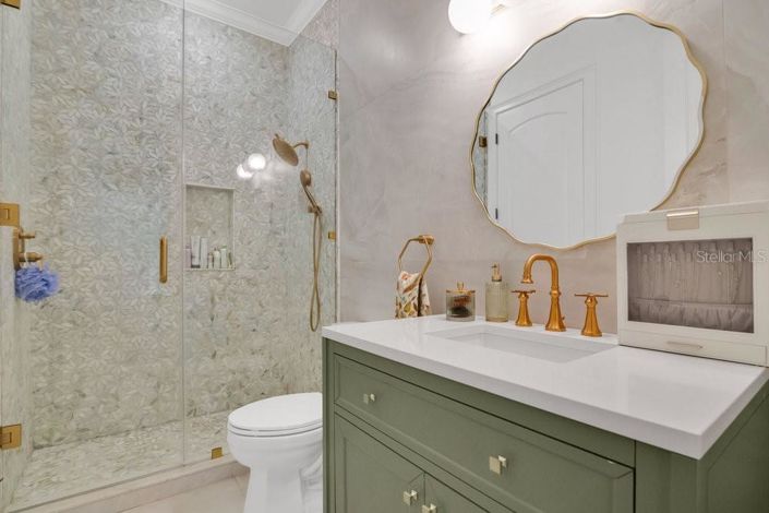 Image No.38-5 Bed Property for sale