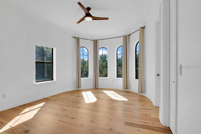 Image No.39-5 Bed Property for sale