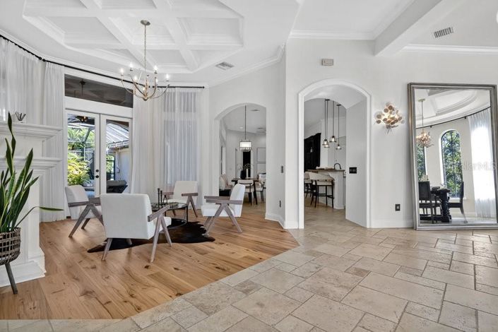 Image No.5-5 Bed Property for sale