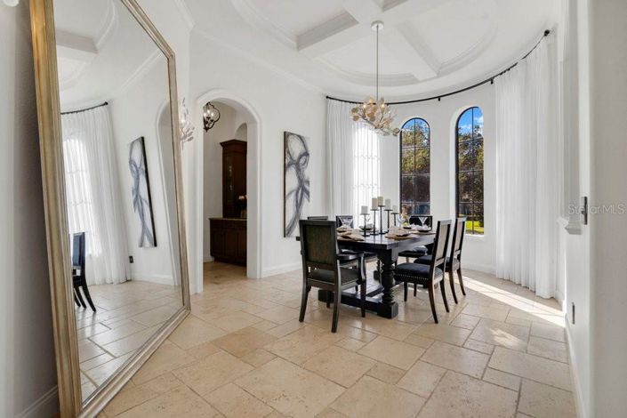 Image No.7-5 Bed Property for sale