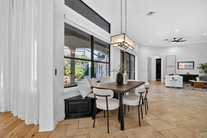 Image No.9-5 Bed Property for sale