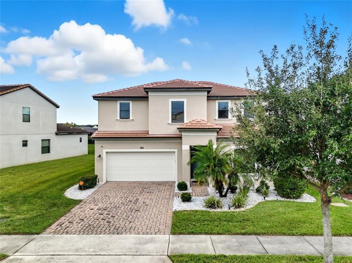 Image No.10-4 Bed Property for sale