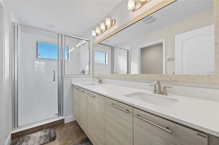 Image No.37-4 Bed Property for sale