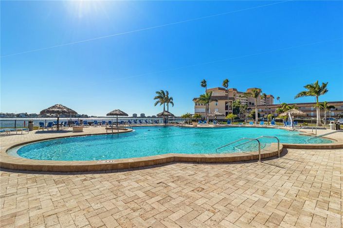 Image No.43-2 Bed Property for sale