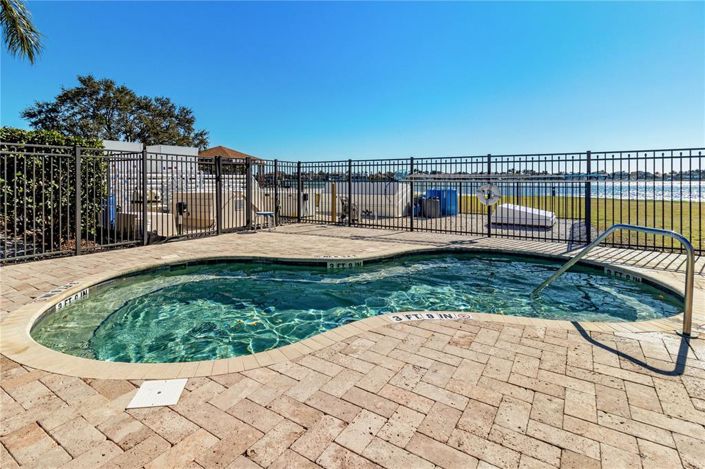 Image No.44-2 Bed Property for sale