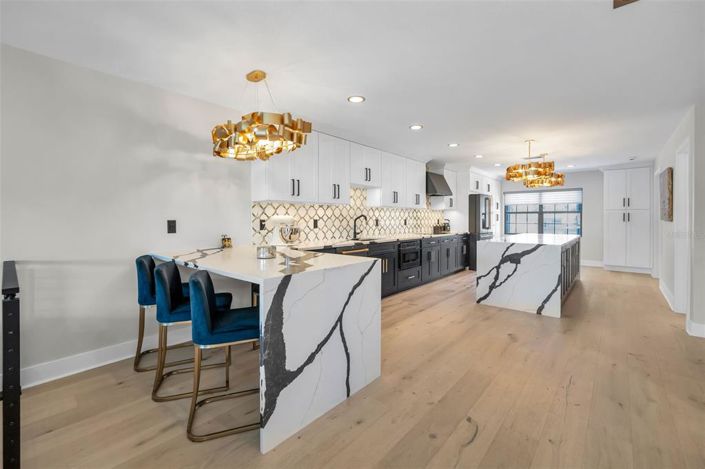 Image No.10-3 Bed Property for sale