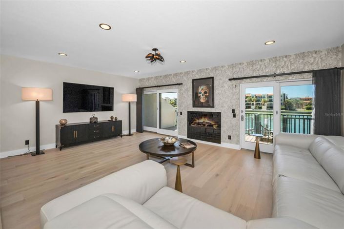 Image No.19-3 Bed Property for sale