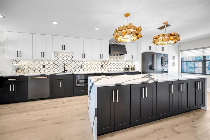 Image No.8-3 Bed Property for sale