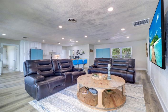 Image No.12-3 Bed Property for sale